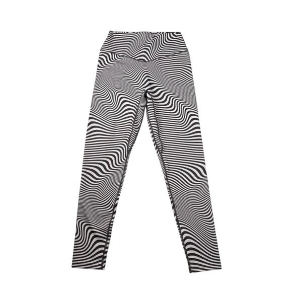 Vitality x Cosmopolitan Storm Print High Waist Leggings Black & White Large - Picture 2 of 7